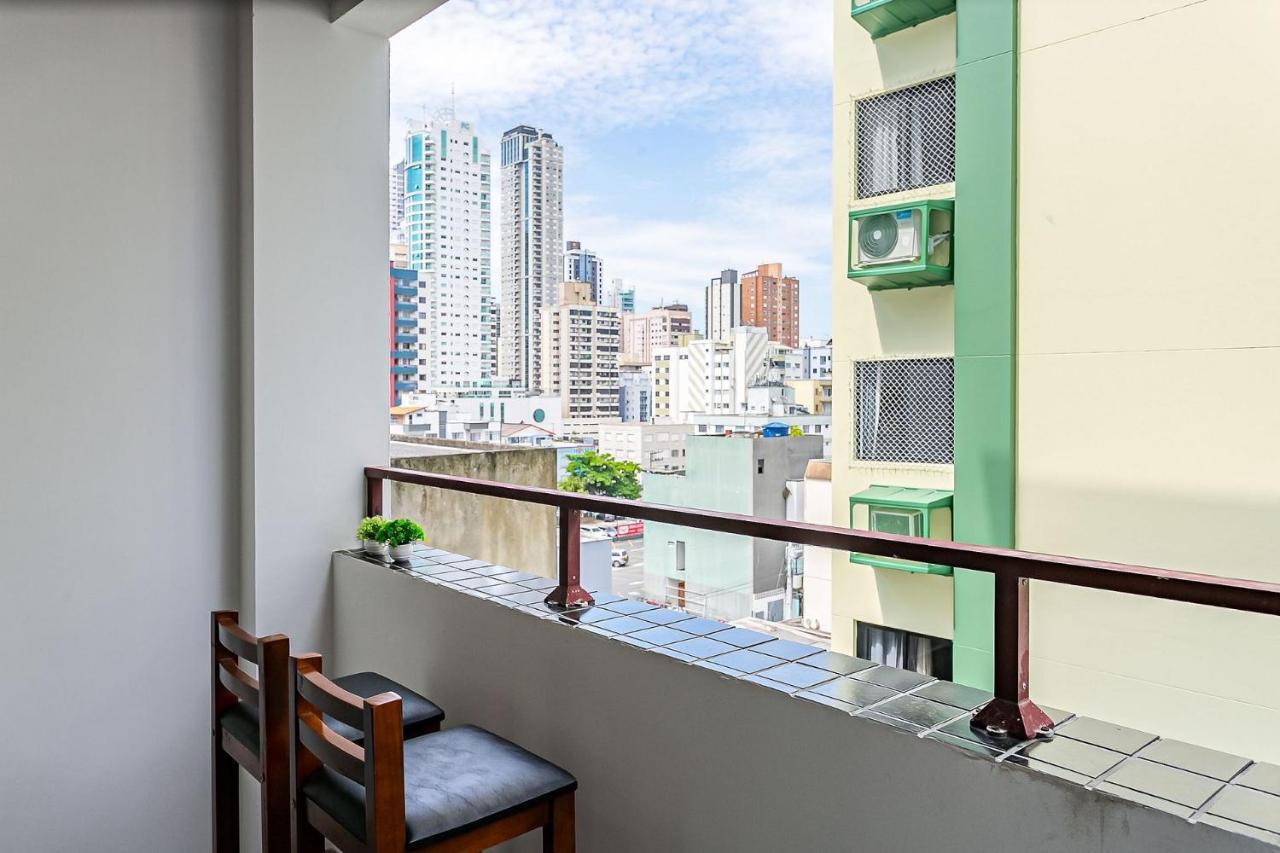Apartamento Quadra Do Mar, Ar-condicionado E Garagem No Centro De Bc! *
