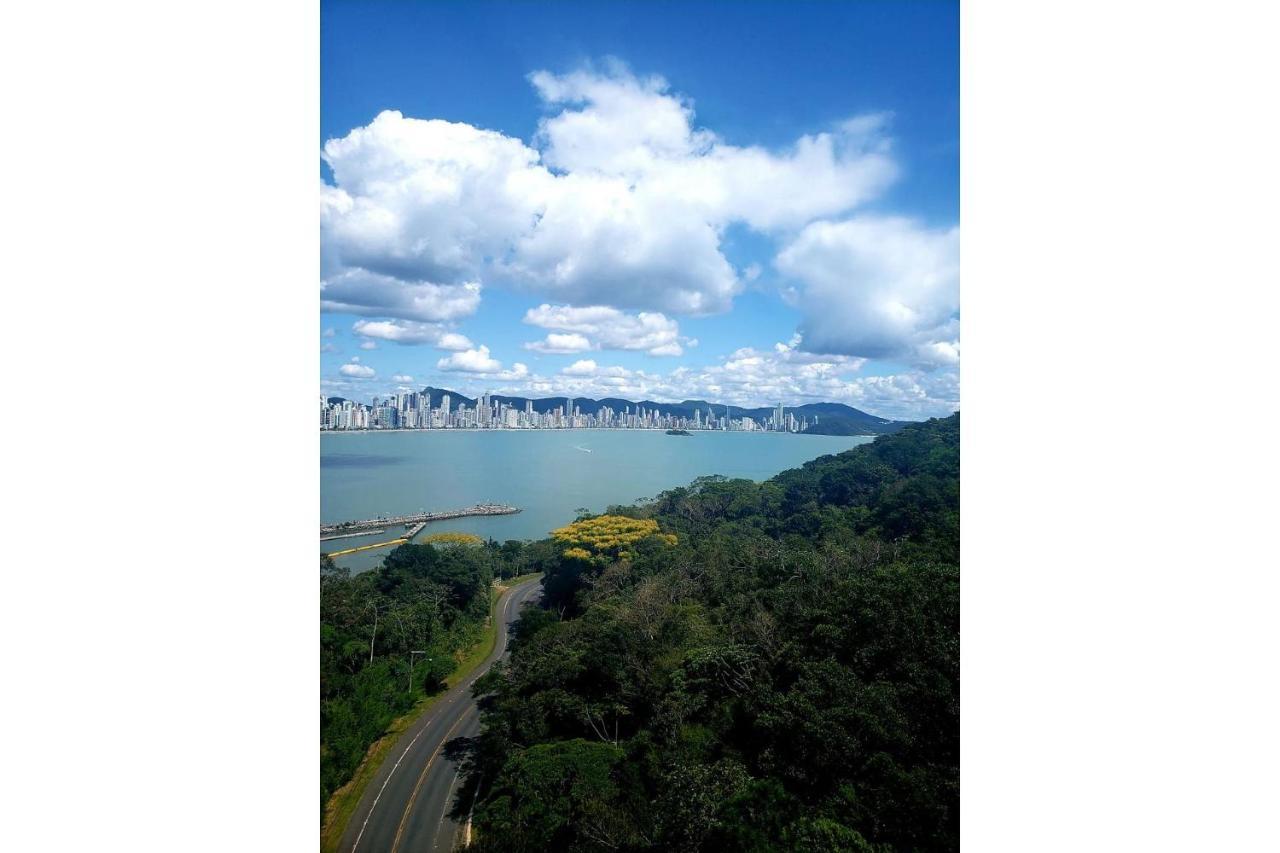 Apartamento Quadra Do Mar, Ar-condicionado E Garagem No Centro De Bc!